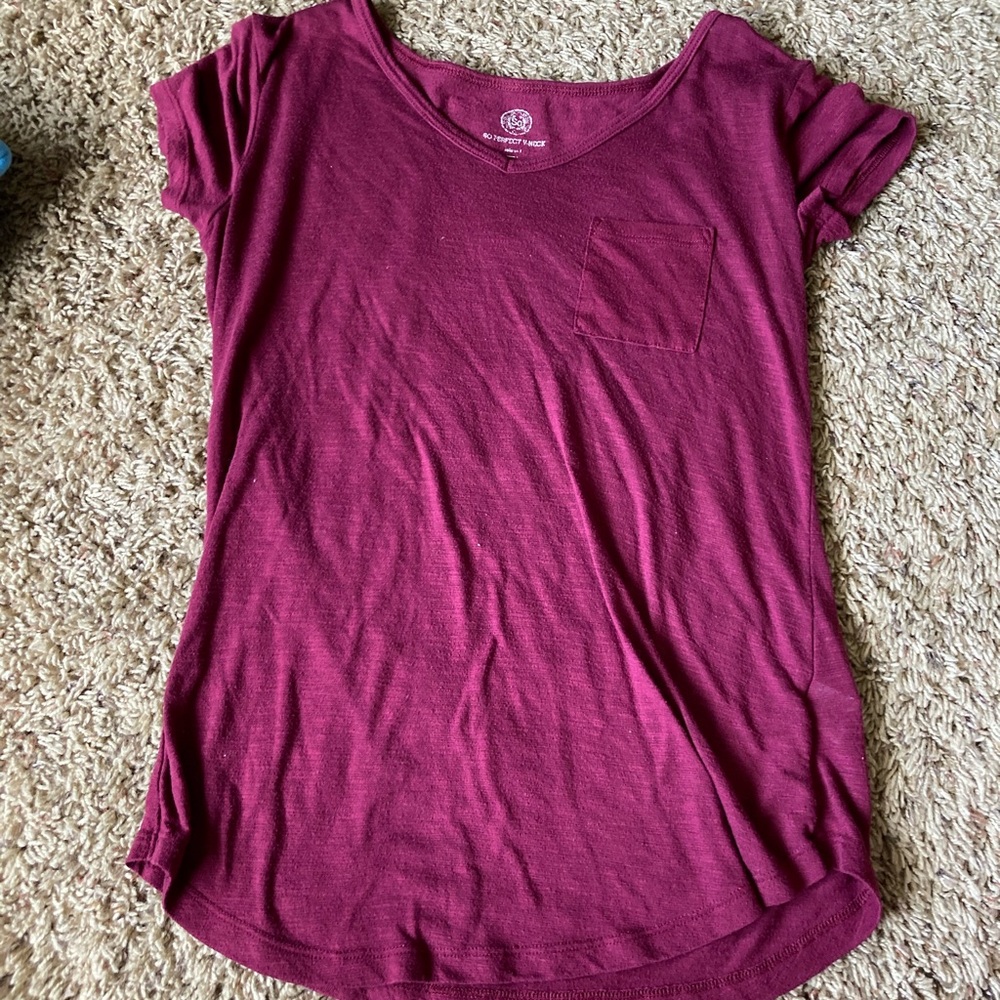 Burgundy tshirt